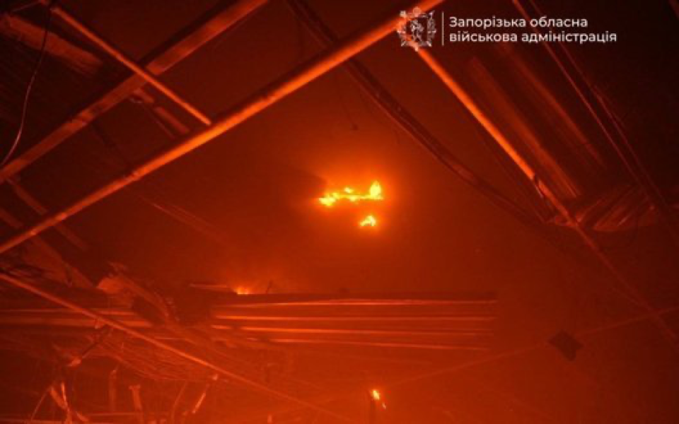 Source-supplied image for: Россия атаковала Запорожье: загорелся торговый центр. ФОТОрепортаж